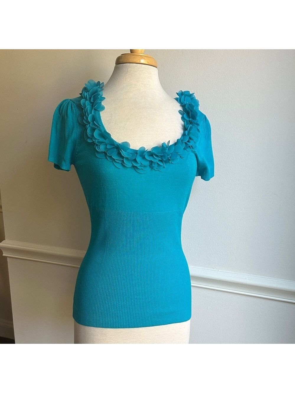 Grace Ruffle Neck Crew Sweater Cap Sleeve  Turquoise Aqua Small EUC